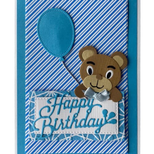 Bamse m ballon er det perfekte kort til fødselsdagen. Med den fine blå baggrund og den søde bamse ville alle børn blive glade.
